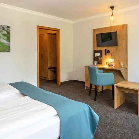 Wiesgauer - Alpenhotel Hotel