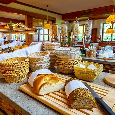 Wiesgauer - Alpenhotel 酒店 因泽尔